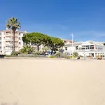Les Dauphins-2 By Interhome