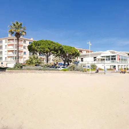 Les Dauphins-2 By Interhome